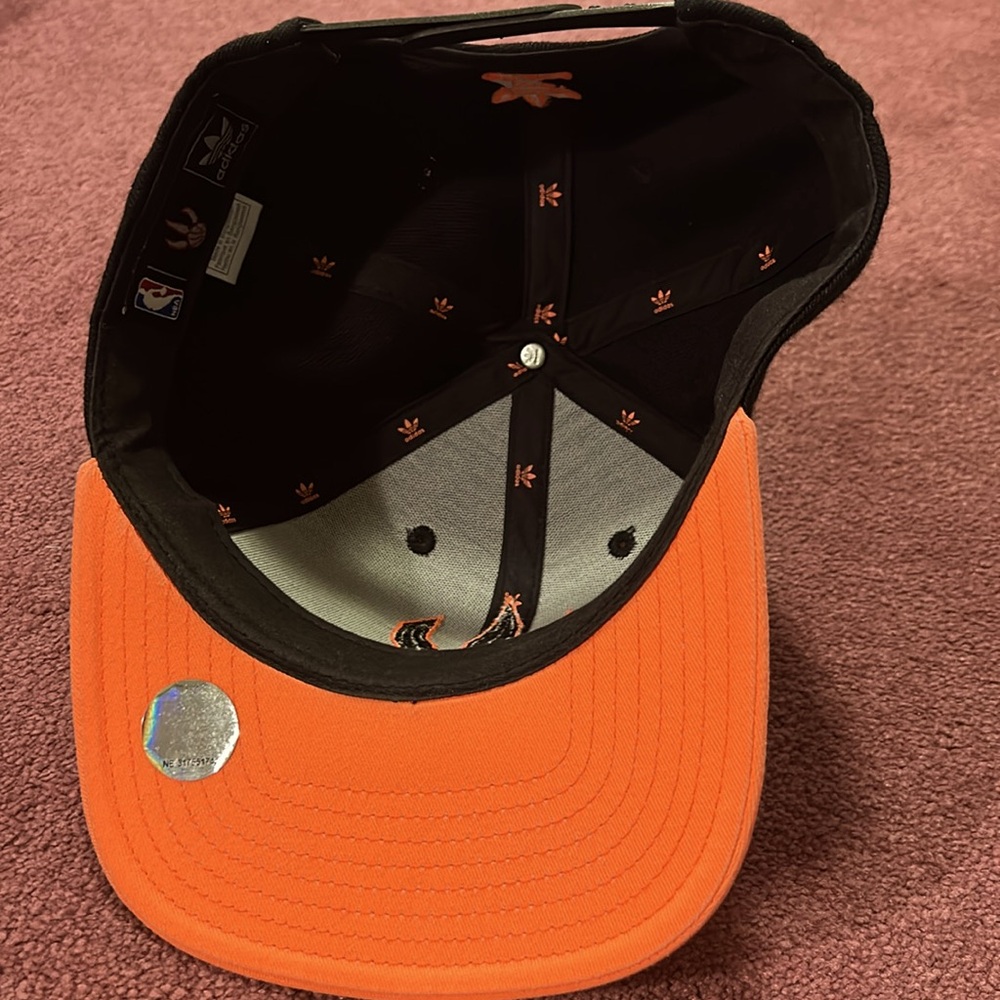 This chic Raptor hat is in mind condition. - Picture 3 of 4